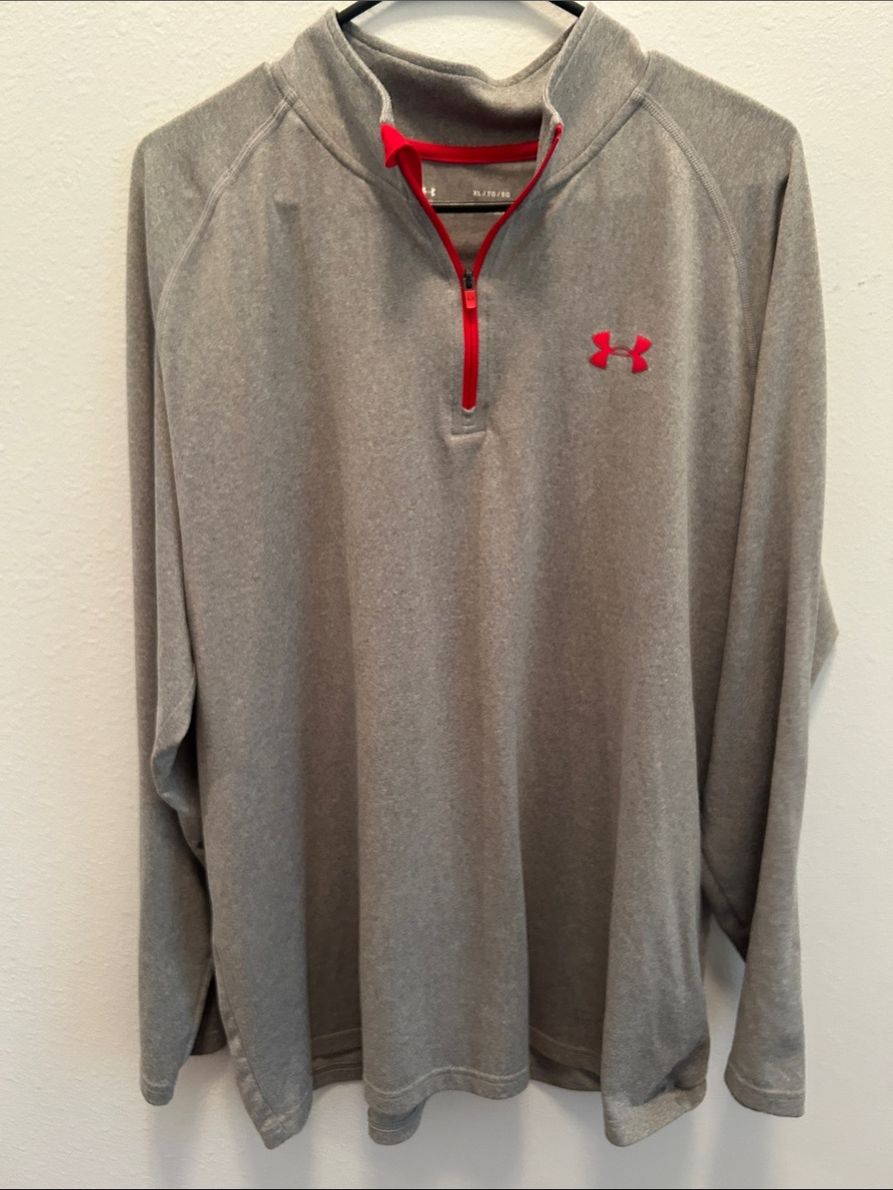 Under Armour Men’s Light Gray Quarter-Zip Pullover with Red Accents